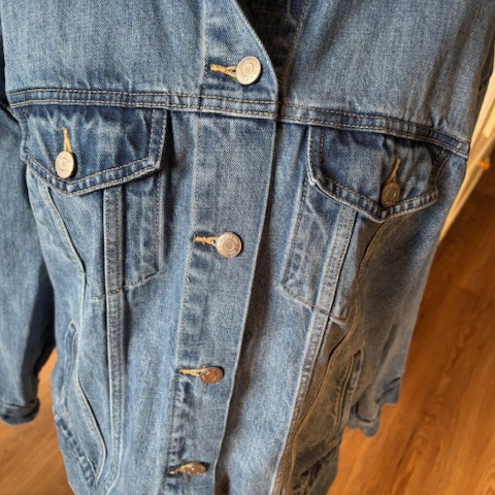 Gap Classic Trucker Denim Jacket Med Blue Wash Unisex OVERSIZED EUC M - Picture 2 of 6
